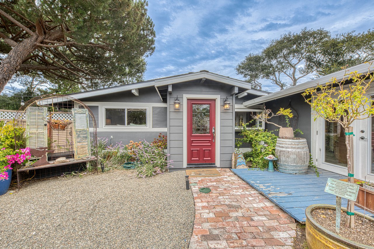 26085 Carmel Hills DR , CARMEL, CA 93923