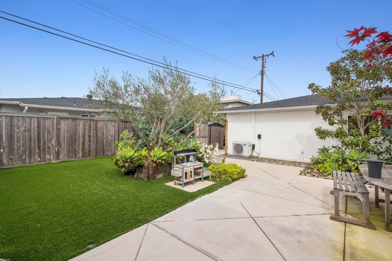 782 W 18th Street