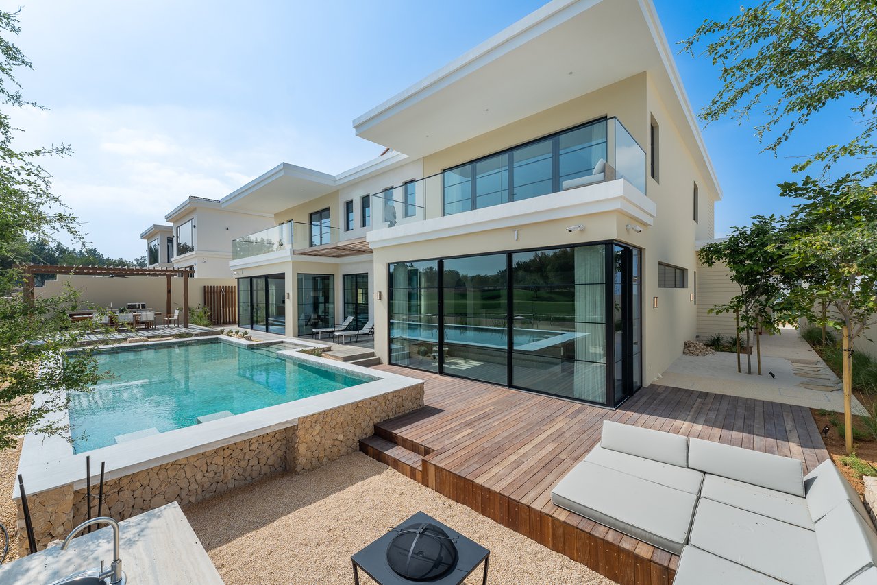 Sanctuary Falls - Villa