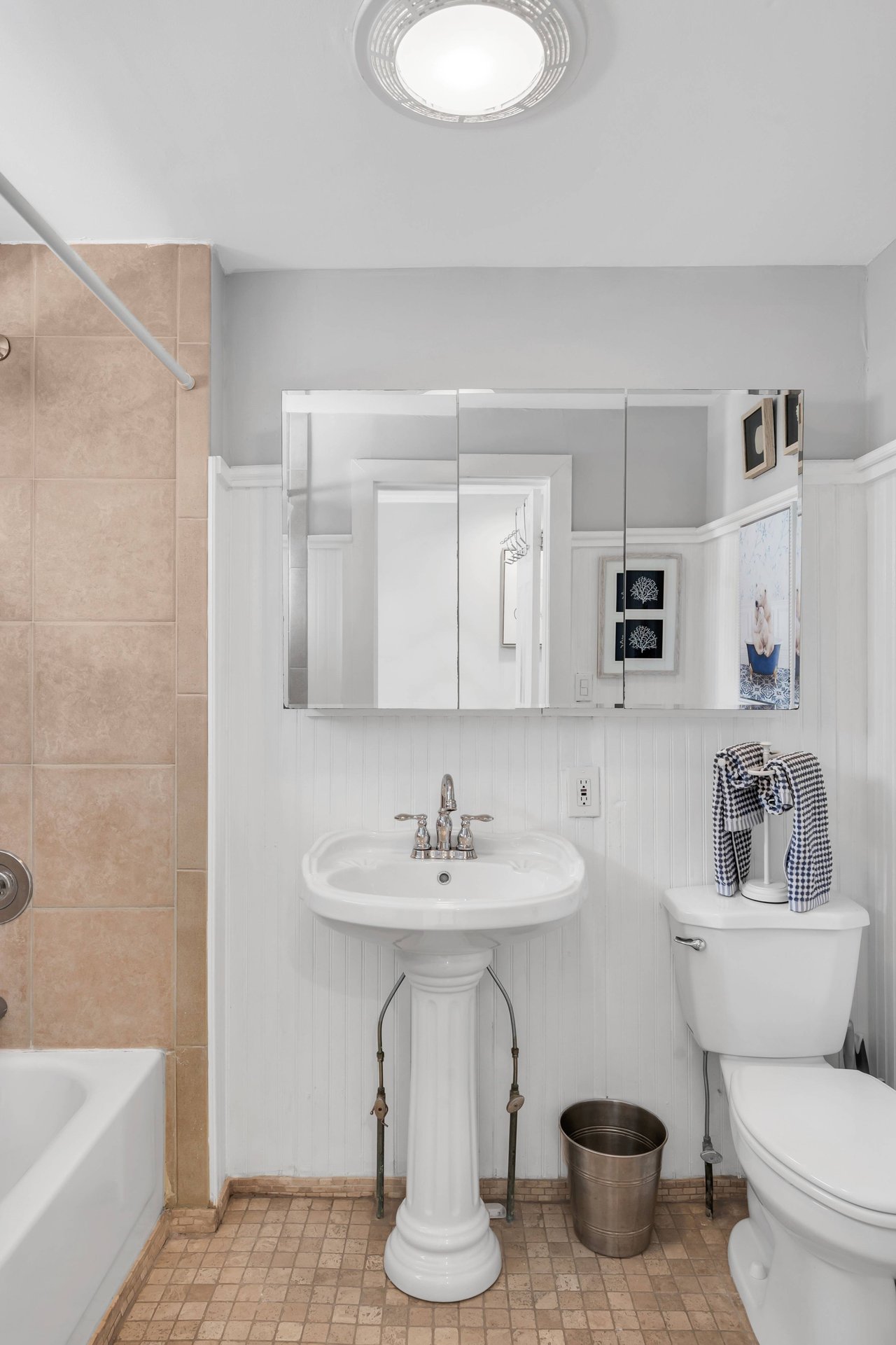 #4 Beautiful Well Design on the First Floor With Outside Deck - Just 3 Homes From Ocean, Bay Head, New Jersey