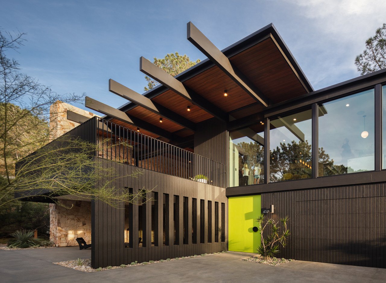 This Sustainable Home Pays Homage to The Midcentury Modern Aesthetics