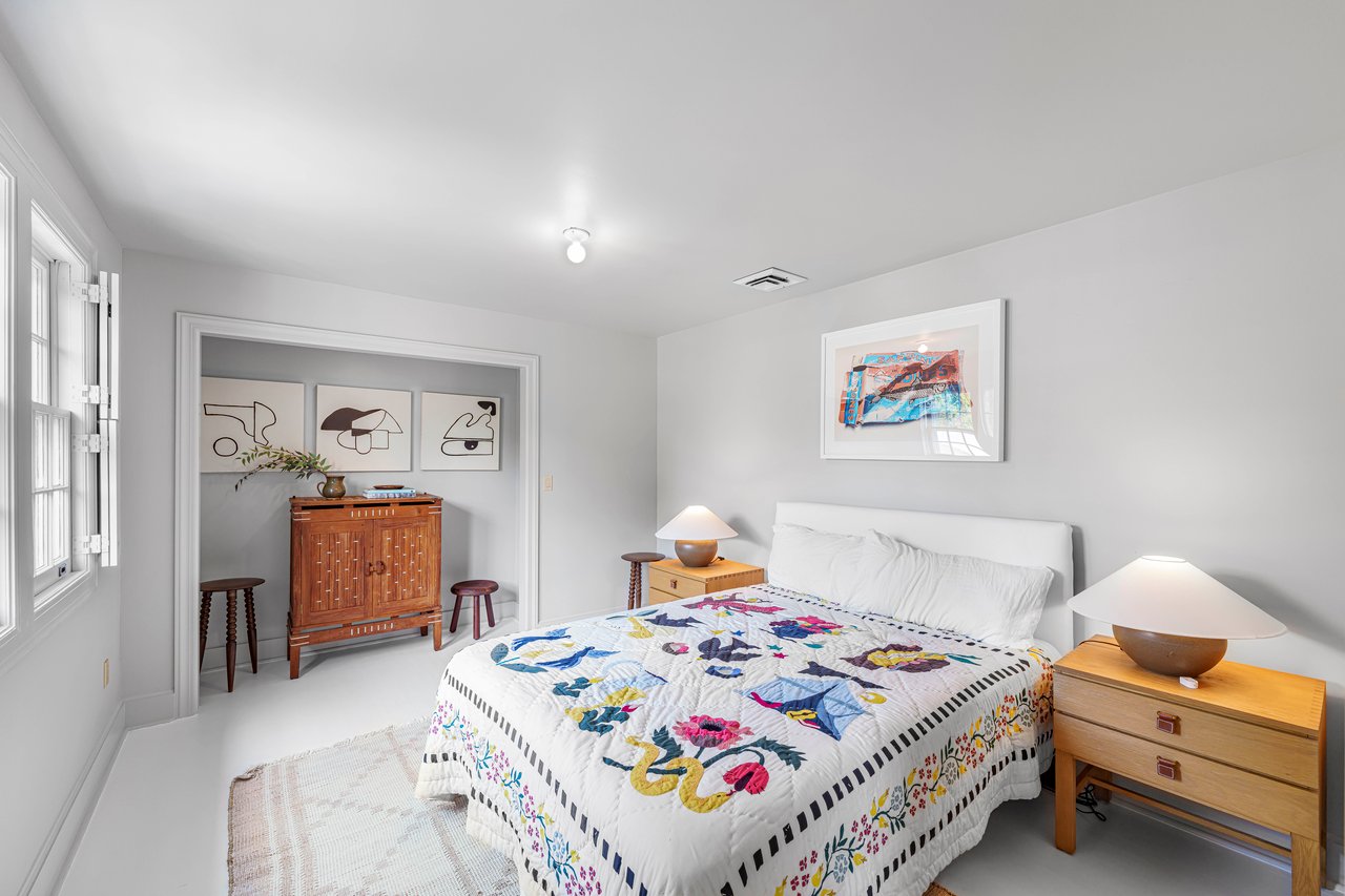 AN ELEGANT WATERFRONT ESCAPE