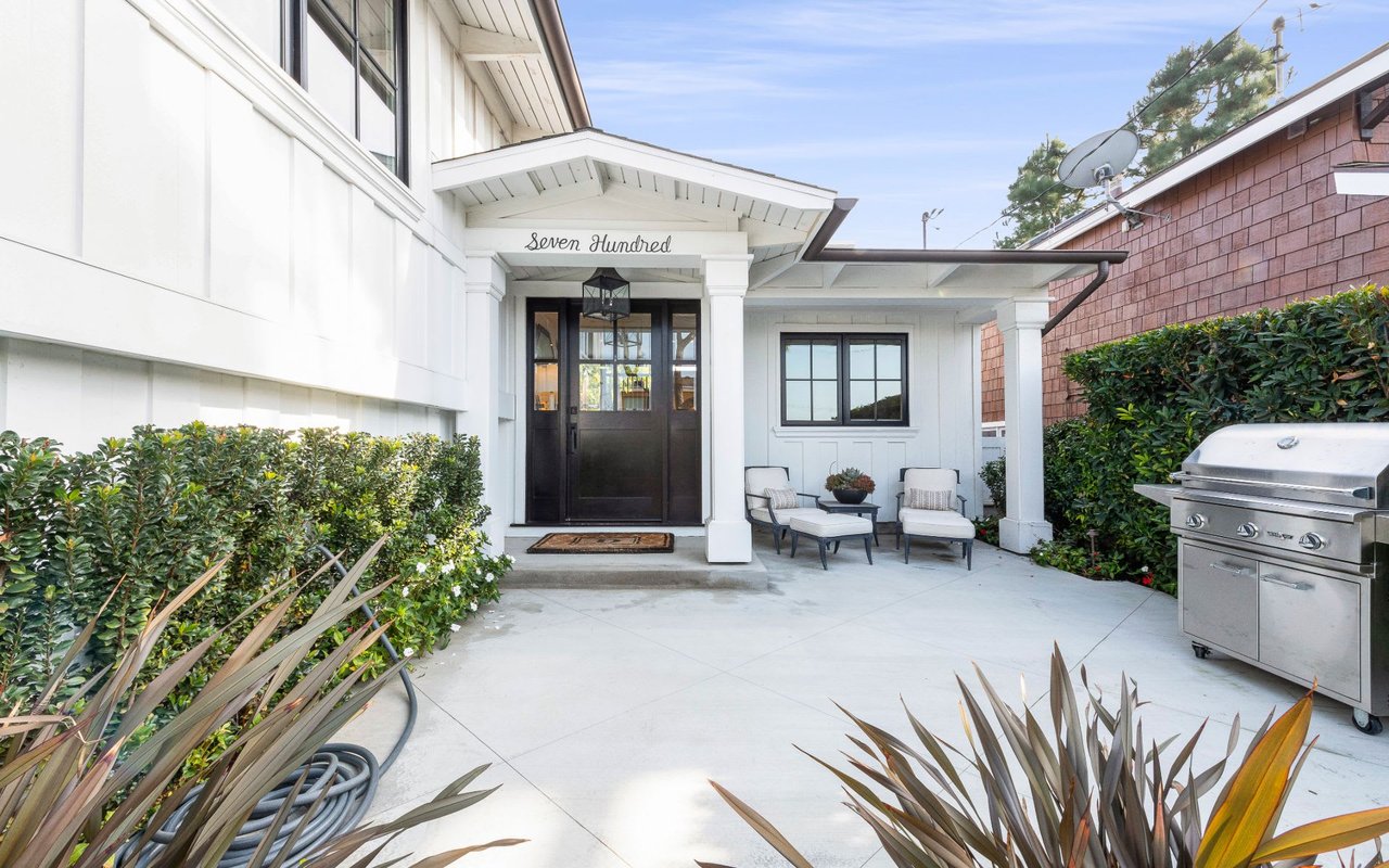700 Poppy Ave