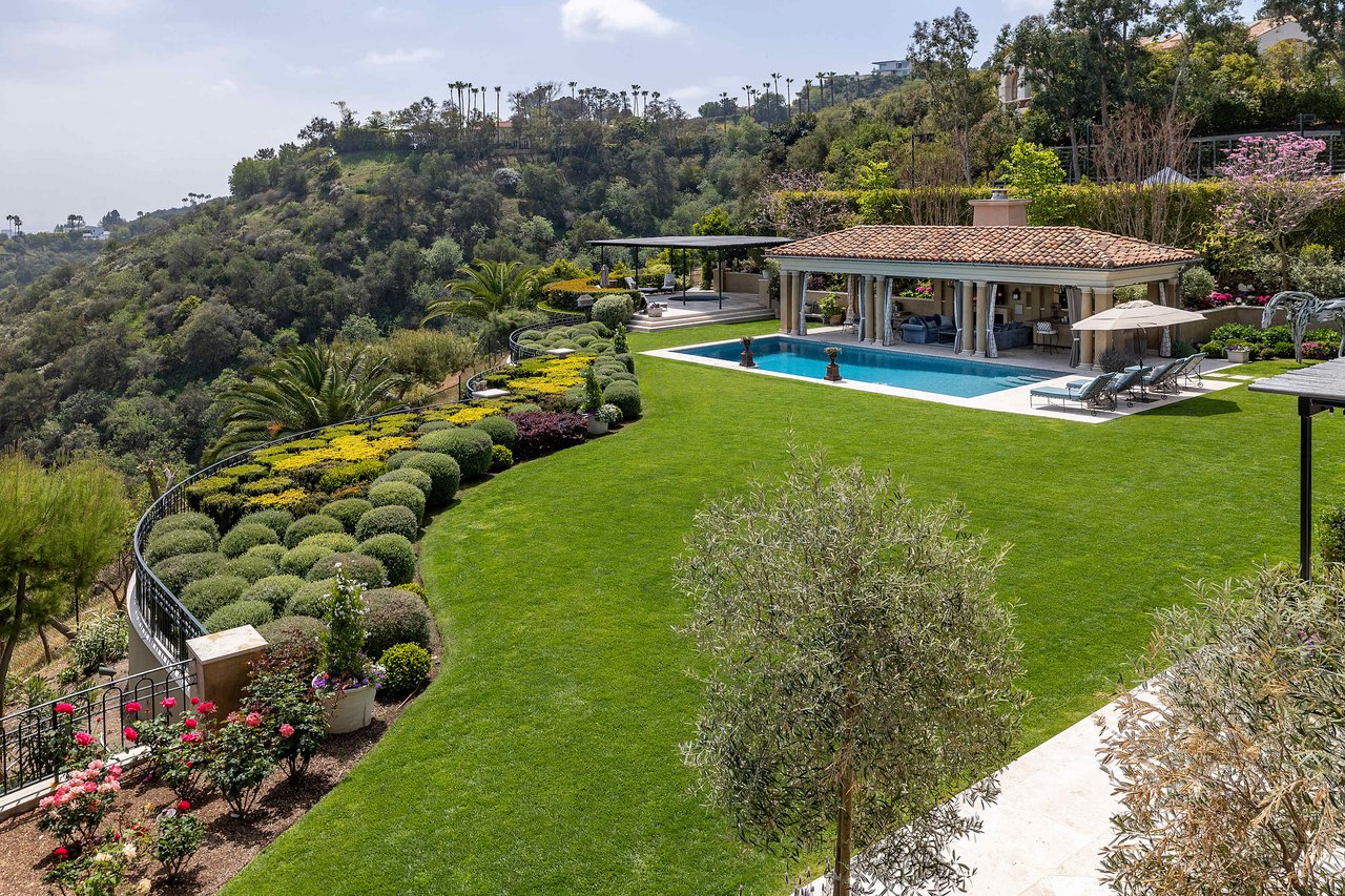 10702 LEVICO WAY, bel air