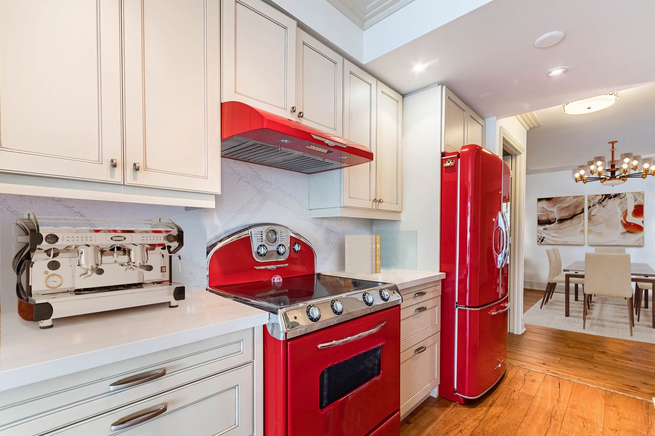 #3302 - 2181 Yonge St.
