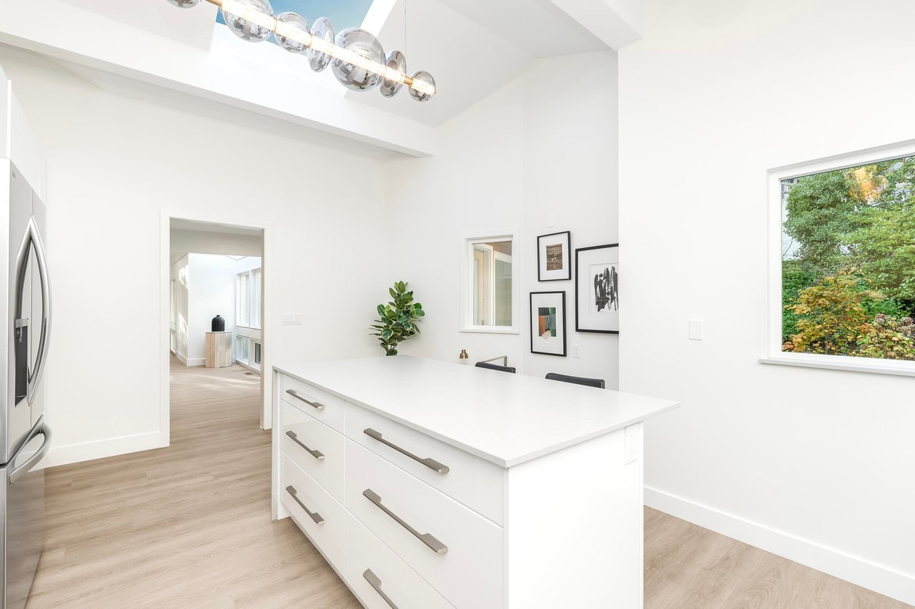 4433 Piccadilly North