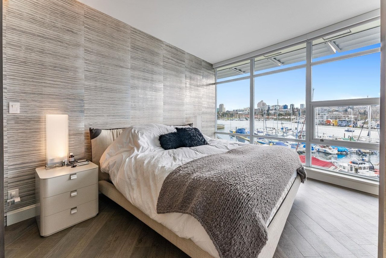 302-628 Kinghorne Mews