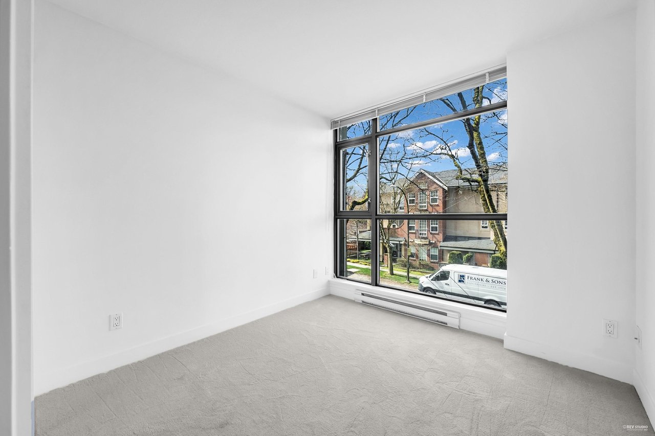 202-3228 Tupper St