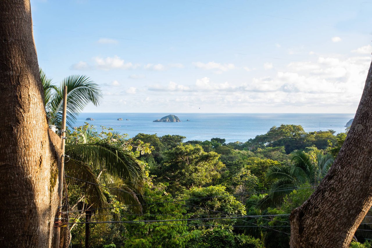 Dos Vistas, Bali Style Ocean View Home