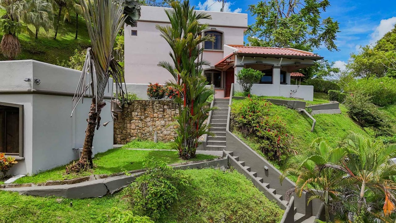 Secure Gated Villa Community, Ojochal, Puntarenas