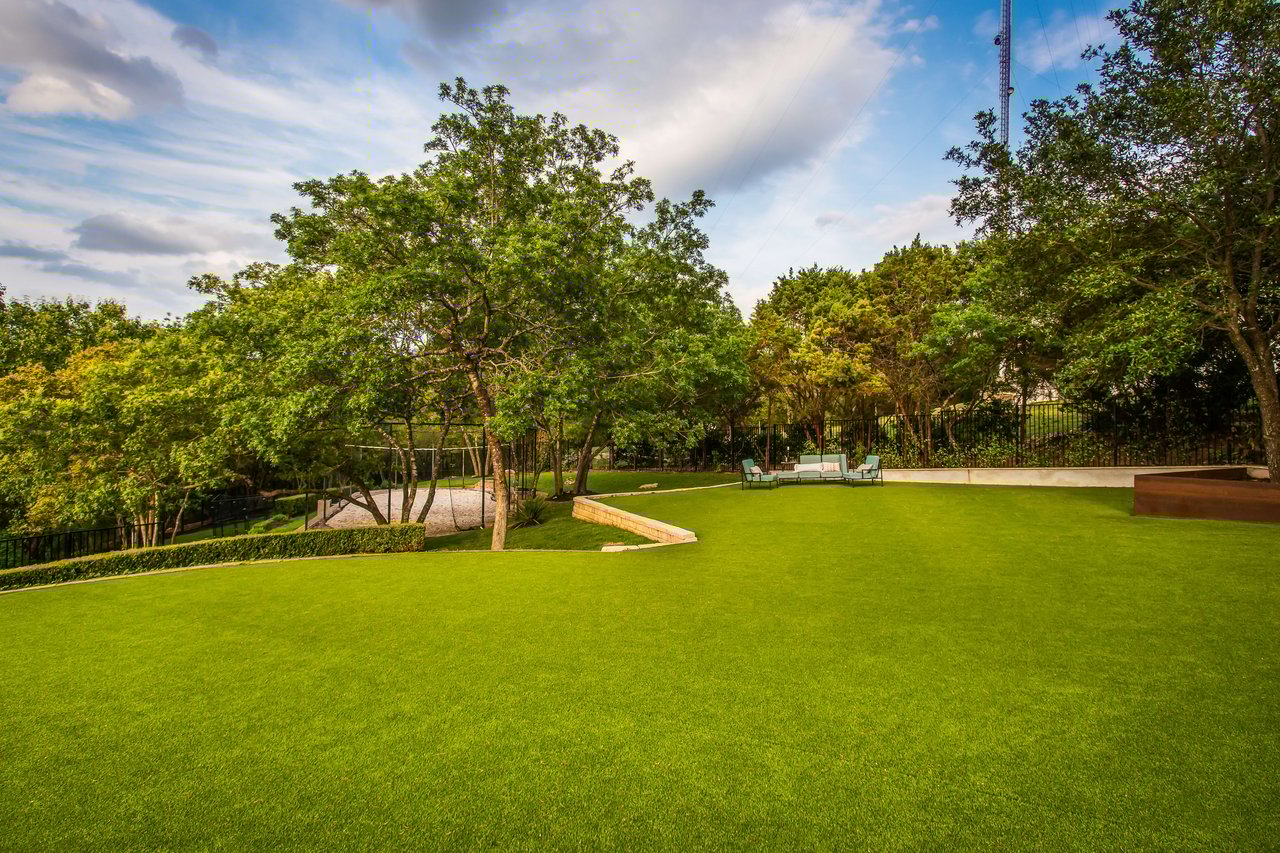 2916 Waterbank Cove