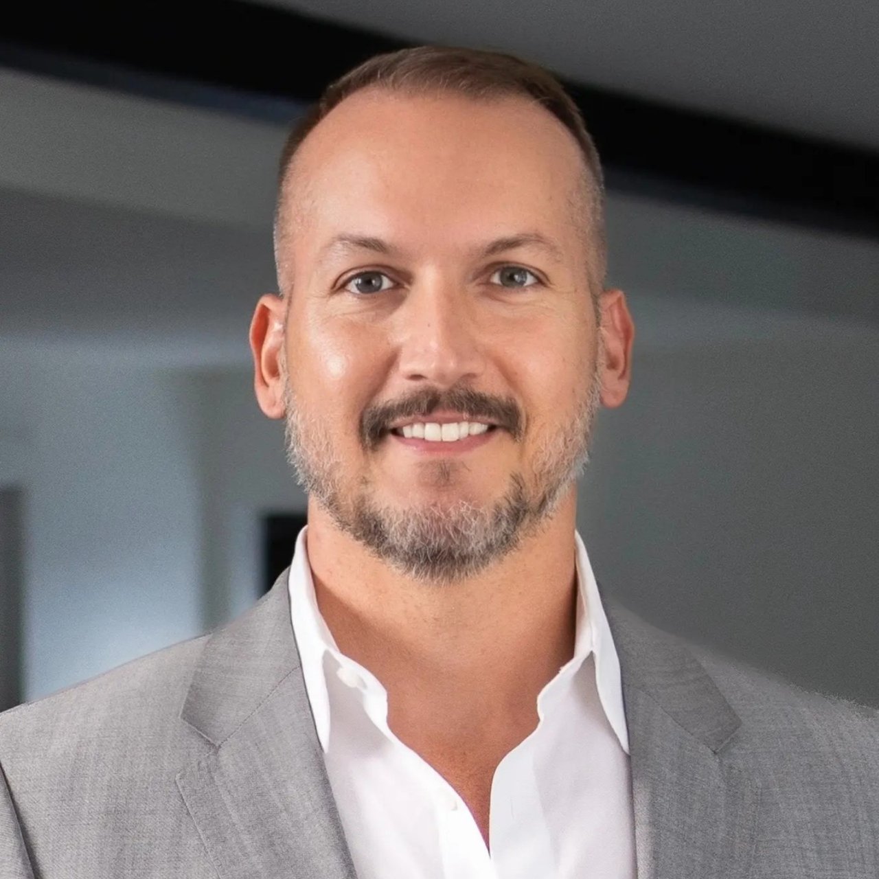 Hector Valdes Fort Lauderdale, FL Real Estate Agent Headshot