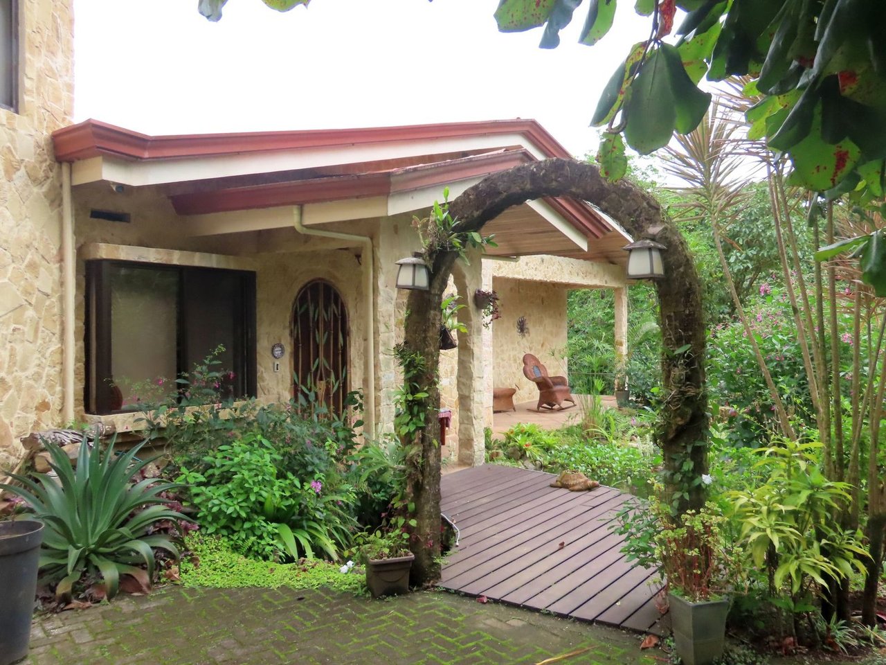 Luxury Lakefront Villa Guesthouse, Lake Arenal, Alajuela