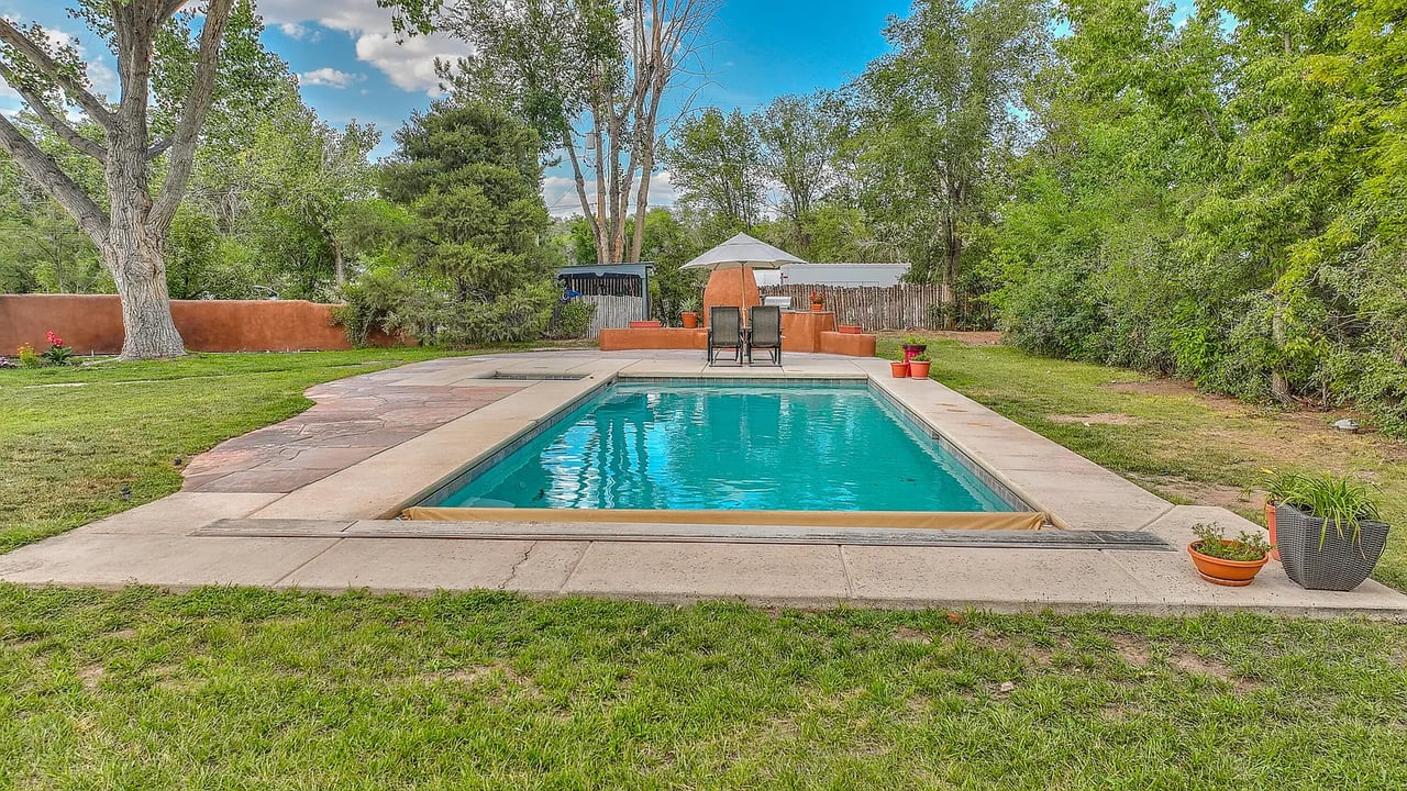 5910 Corrales Rd