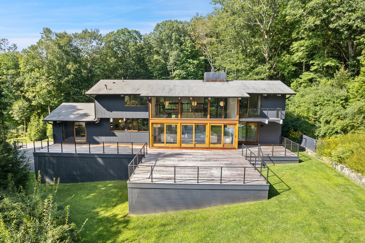 21 Black Spring Road