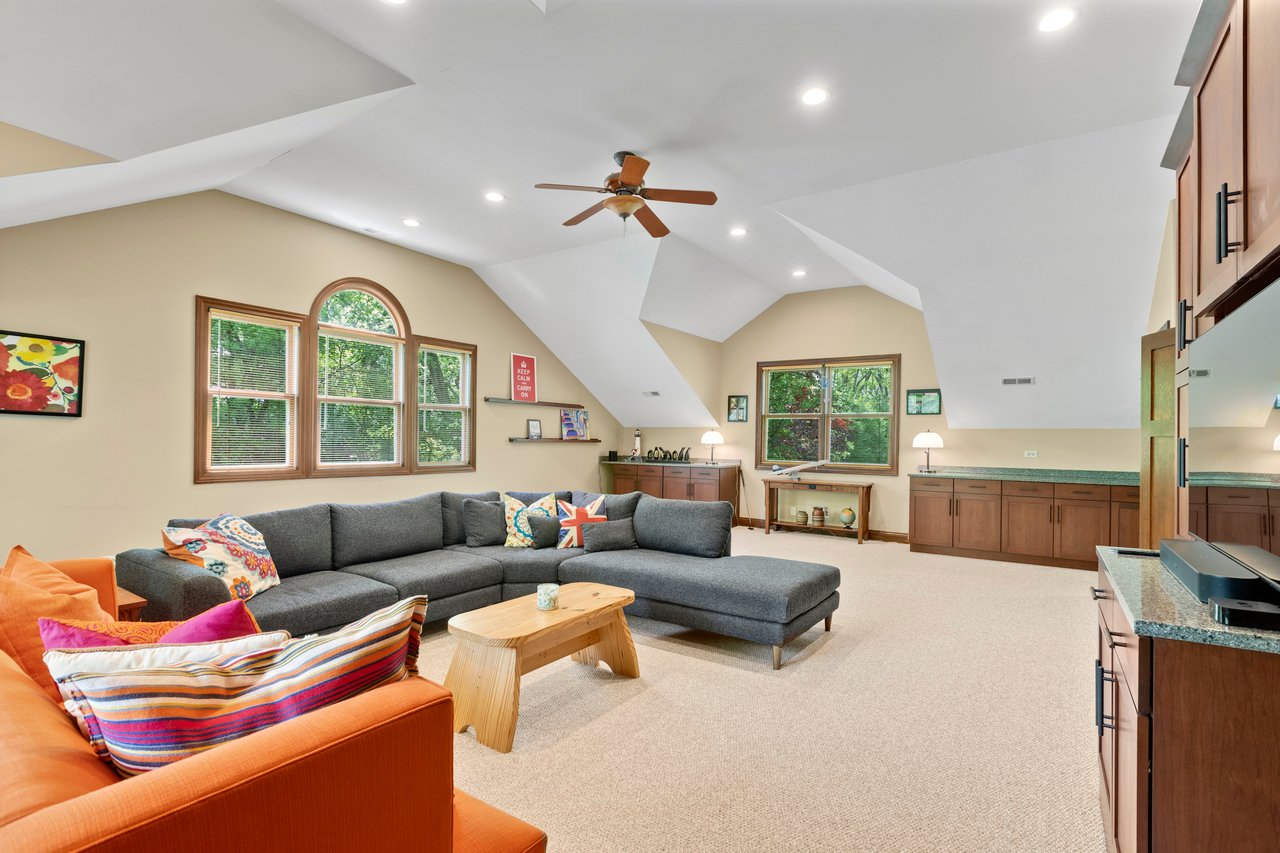 1520 Telegraph Road, Lake Forest