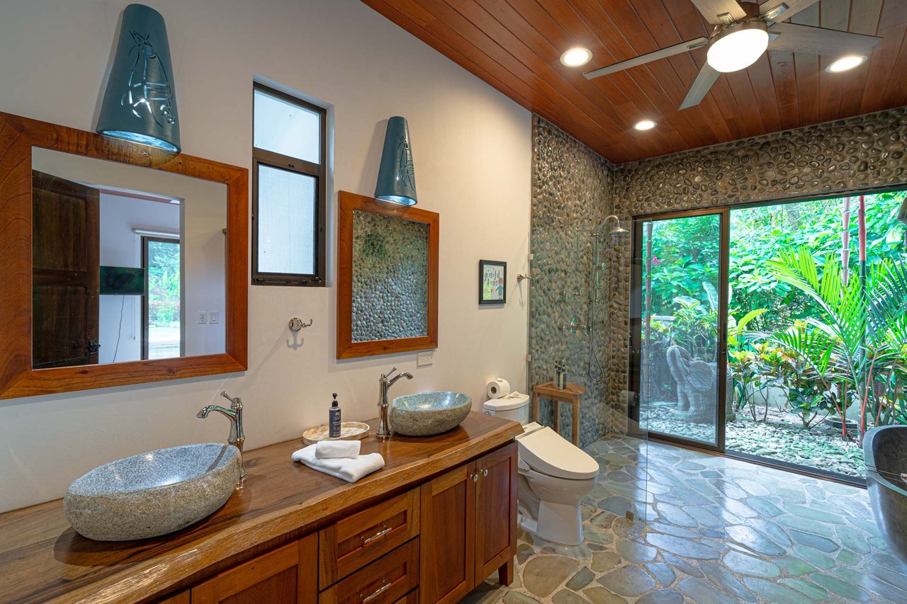 Luxury 3-Bedroom Waterfall-View Home