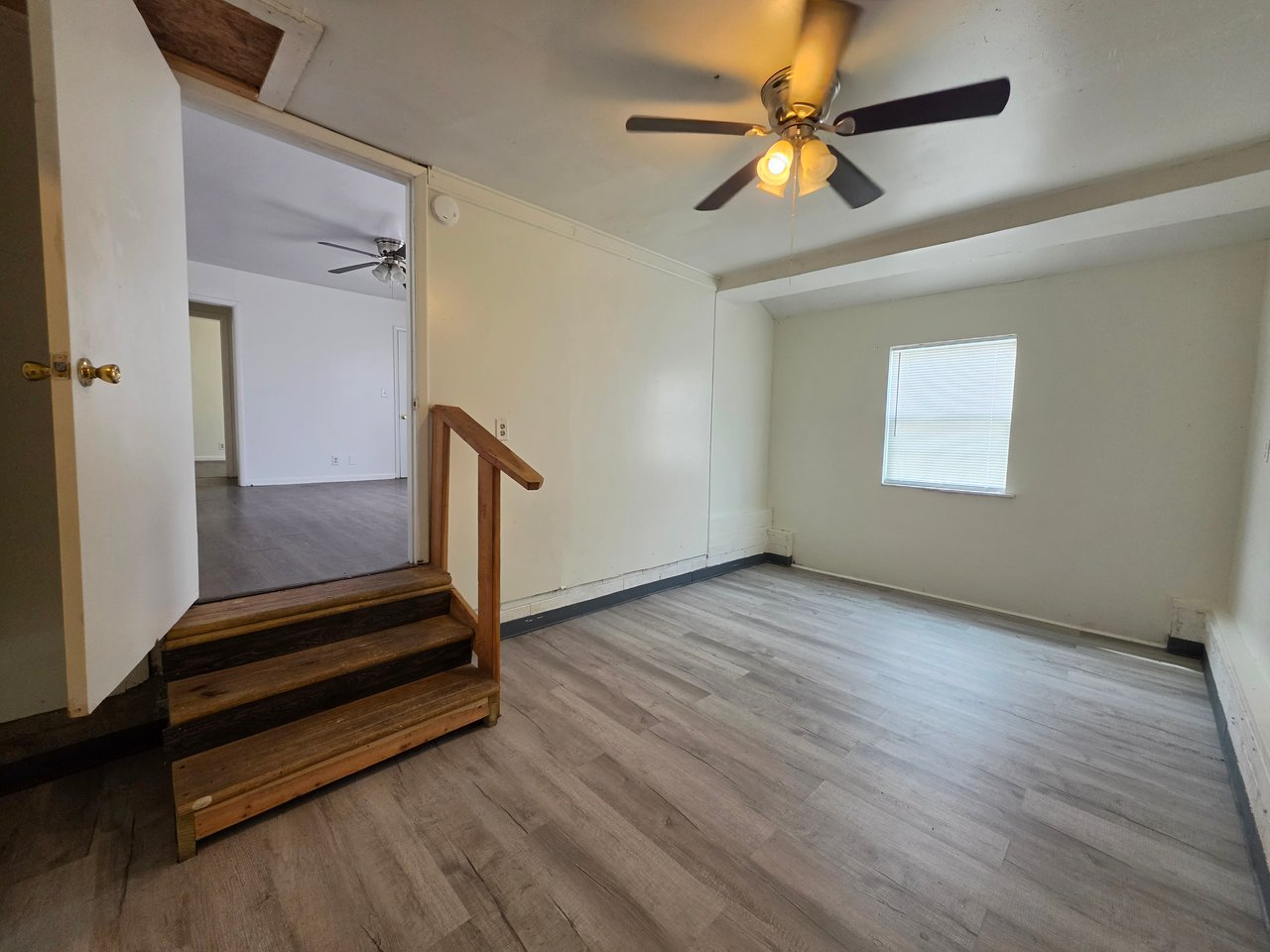 310 W 35th St