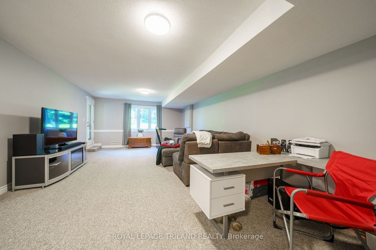 60 Rosecliffe Cres 12