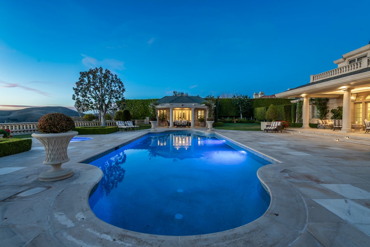 996 Vista Ridge Lane