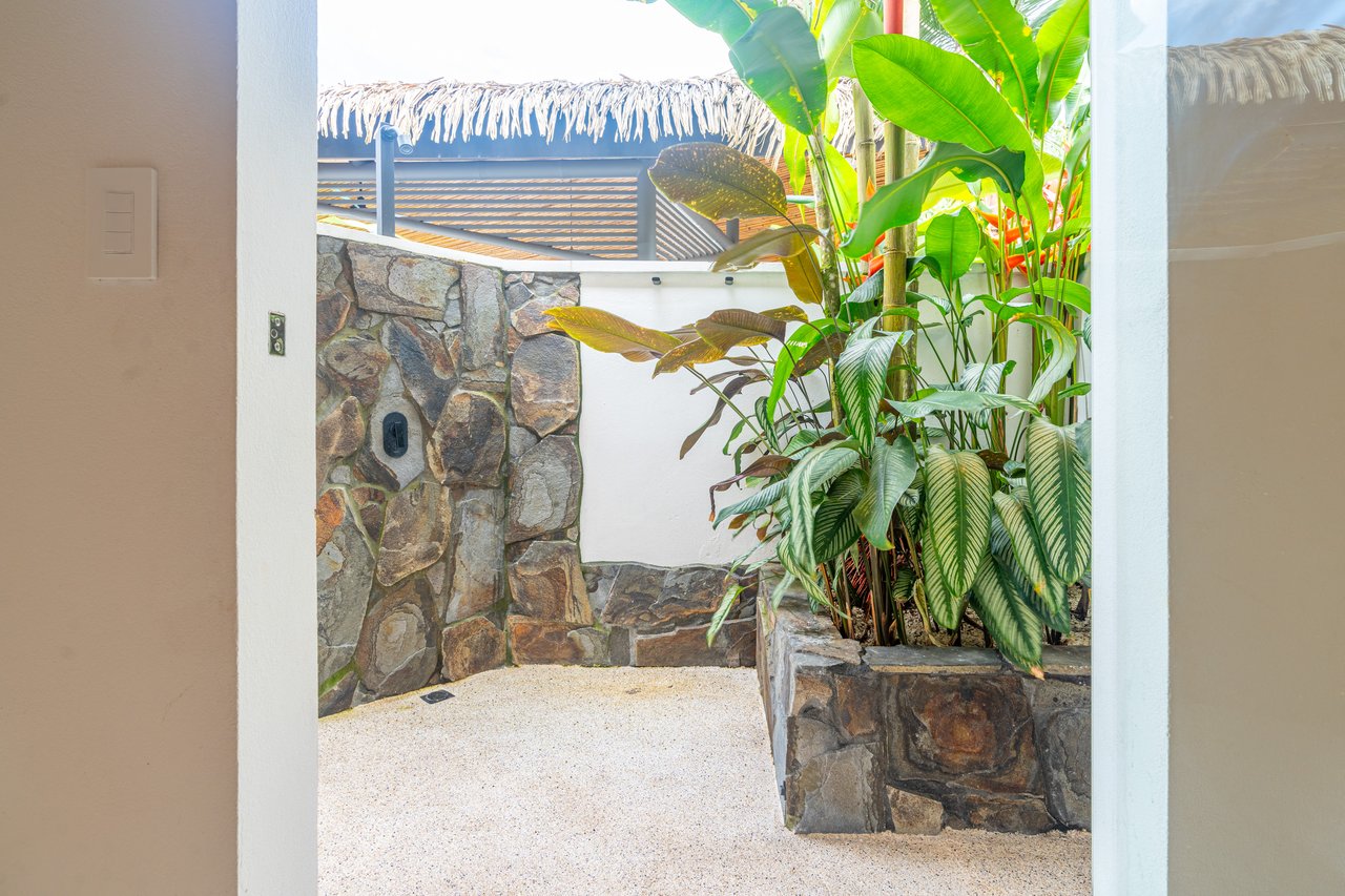 Casa Amarilla – Oceanfront Luxury Meets Sustainable Living in Tres Rios