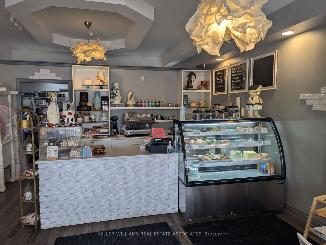 233 Lakeshore Rd E
