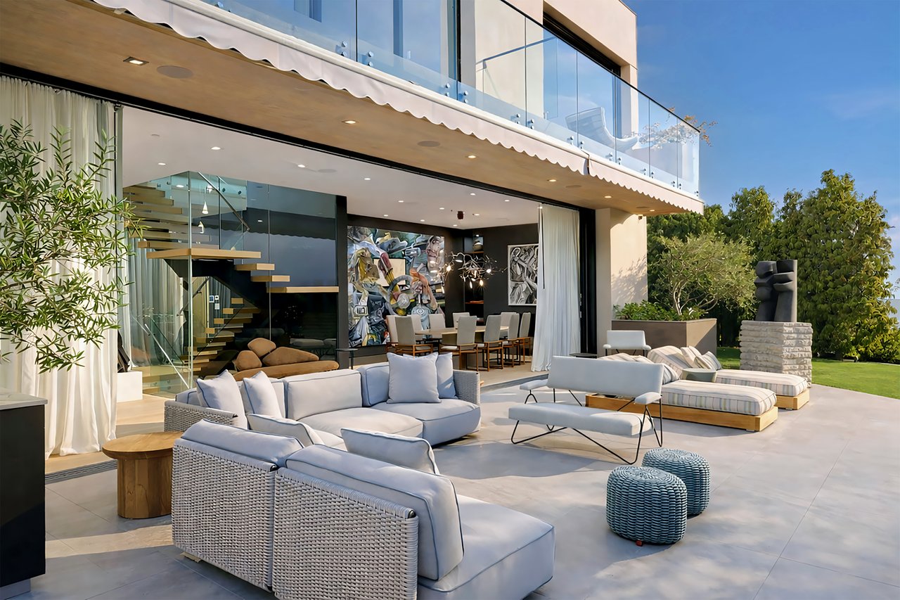 815 N Tigertail Rd, Brentwood 