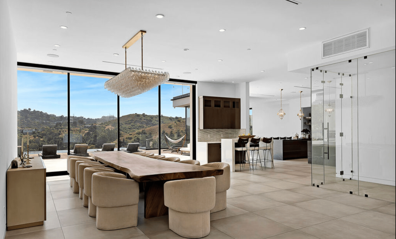 Lakeview Aura