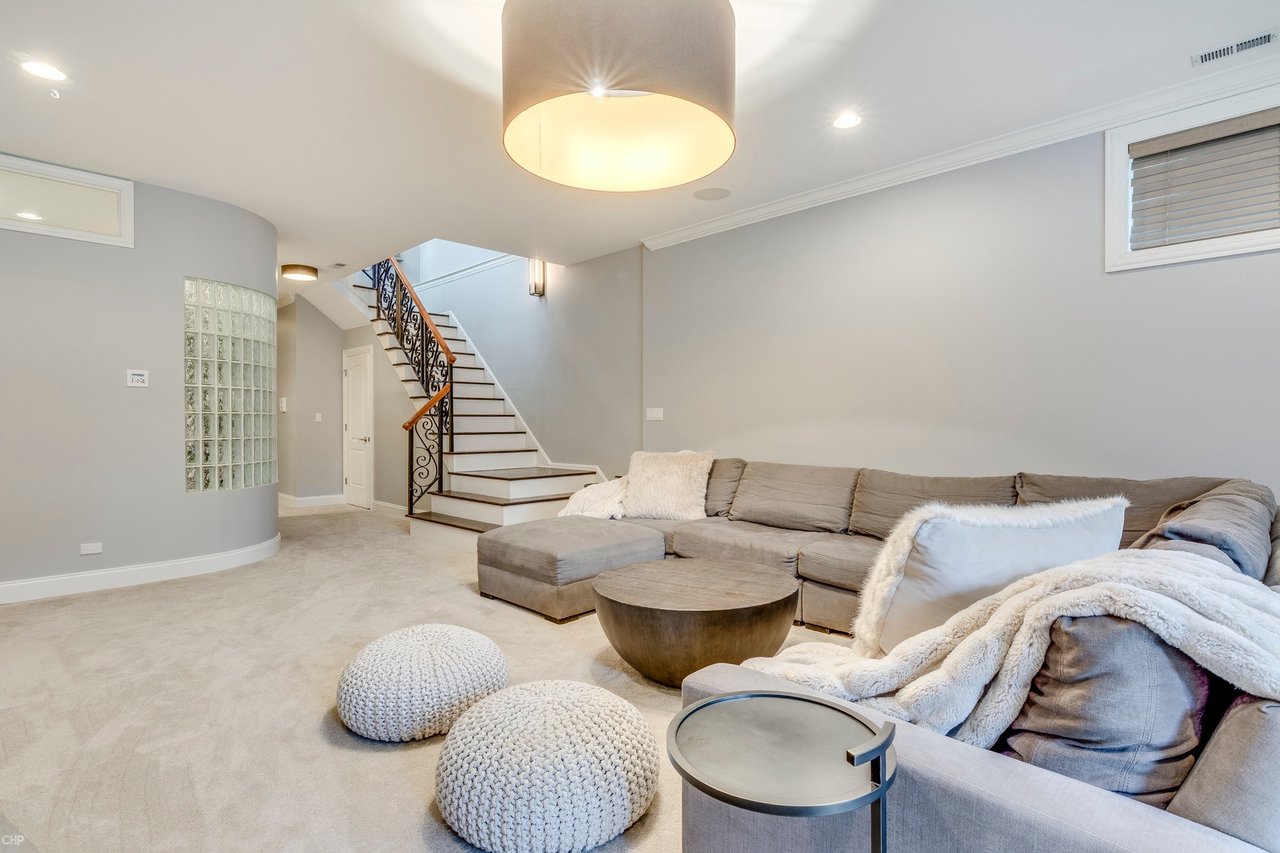 Designer Showcase | 2047 W Erie Street | $1,099,900