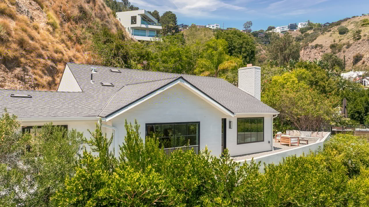 8353 Sunset View Dr