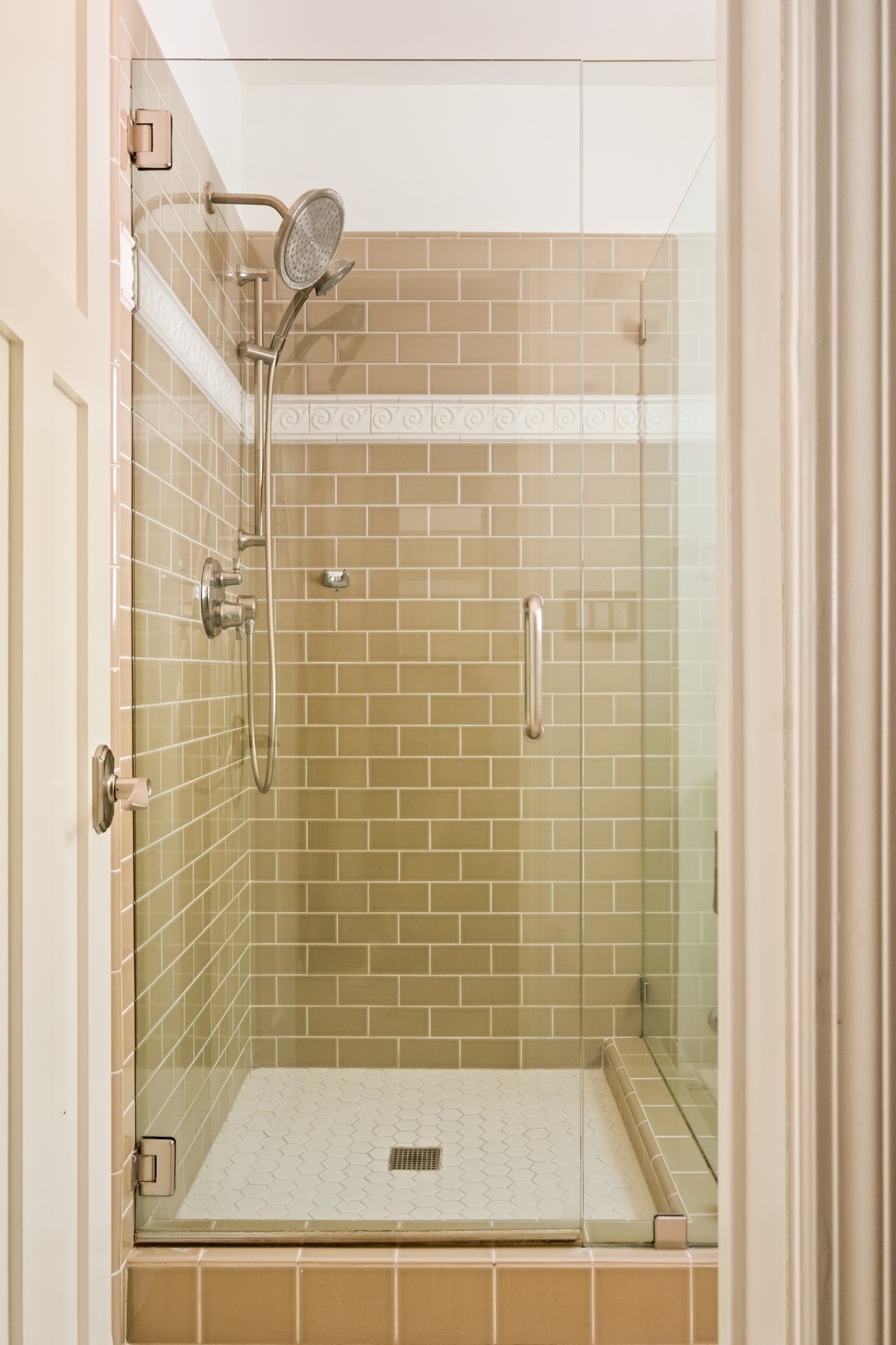 20607 Martha St, Woodland Hills