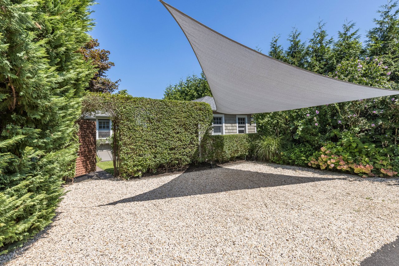 3 BayView Rd