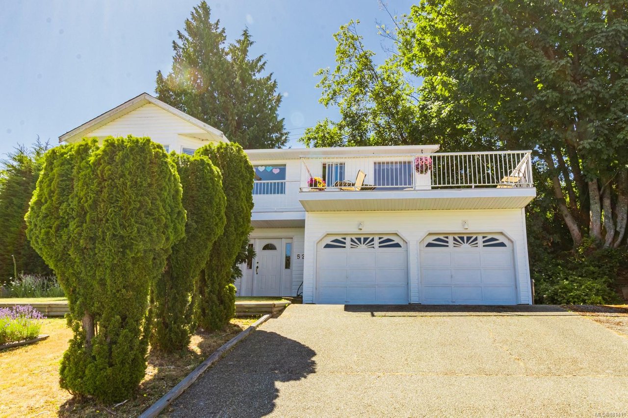 5270 Catalina Dr, Nanaimo