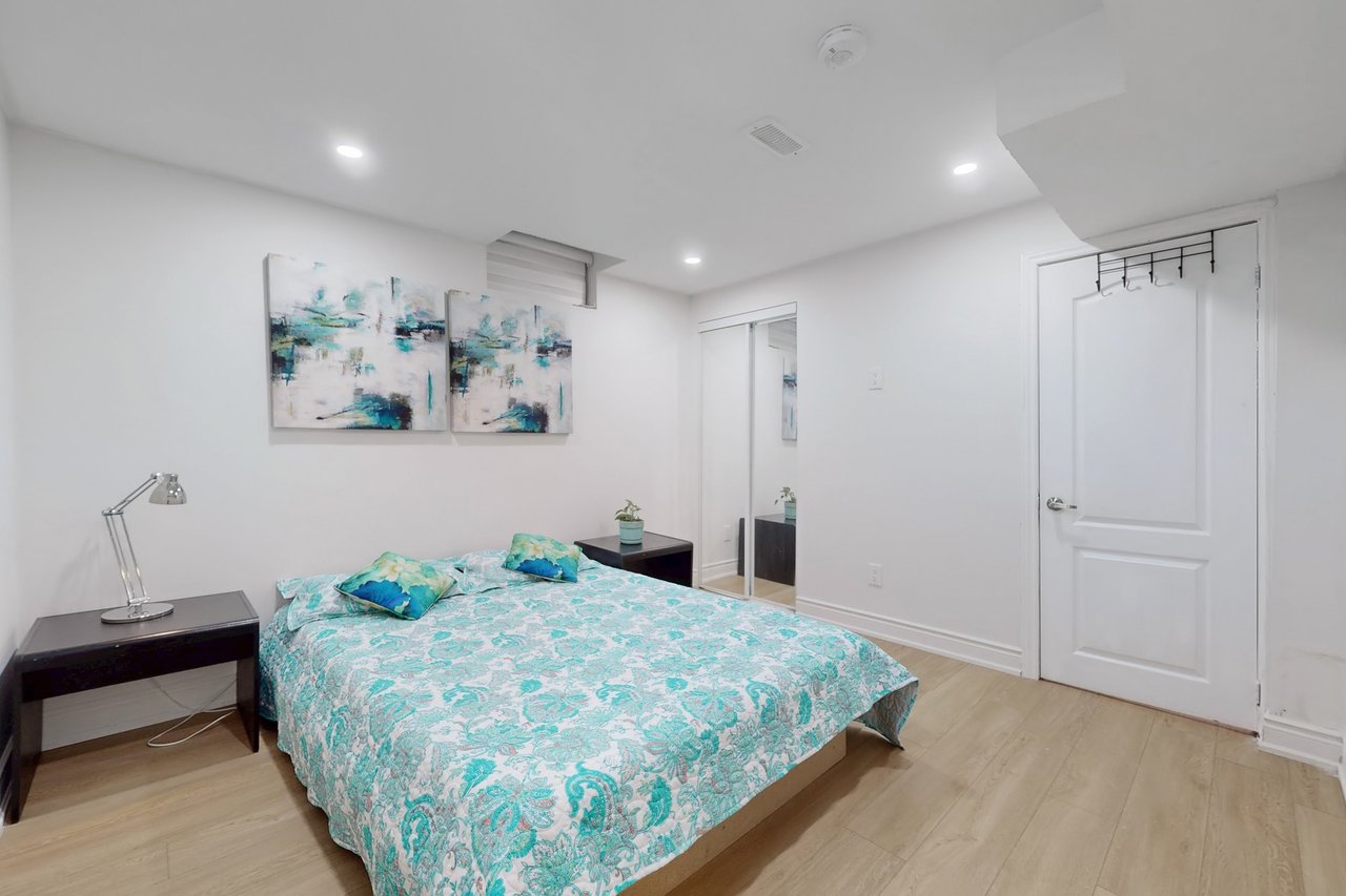 851 Clemens Crescent