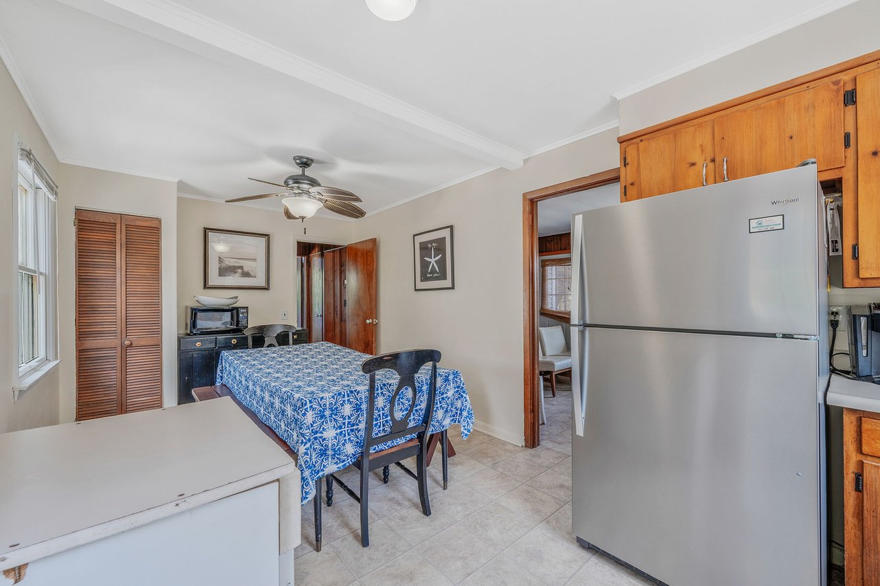 38 W Lighthouse Walk