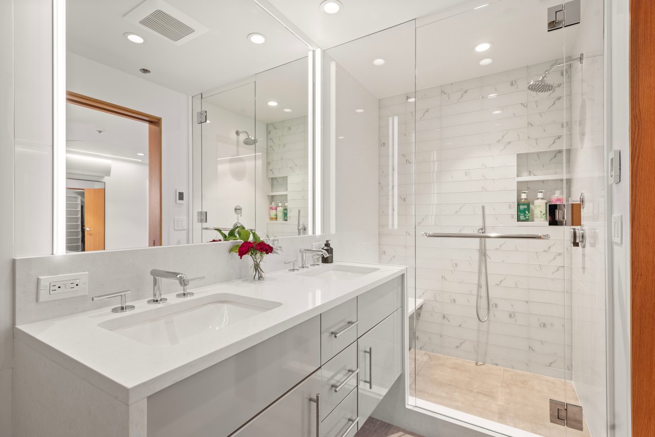 Newly Remodeled Core Condo with Aspen Mountain Views