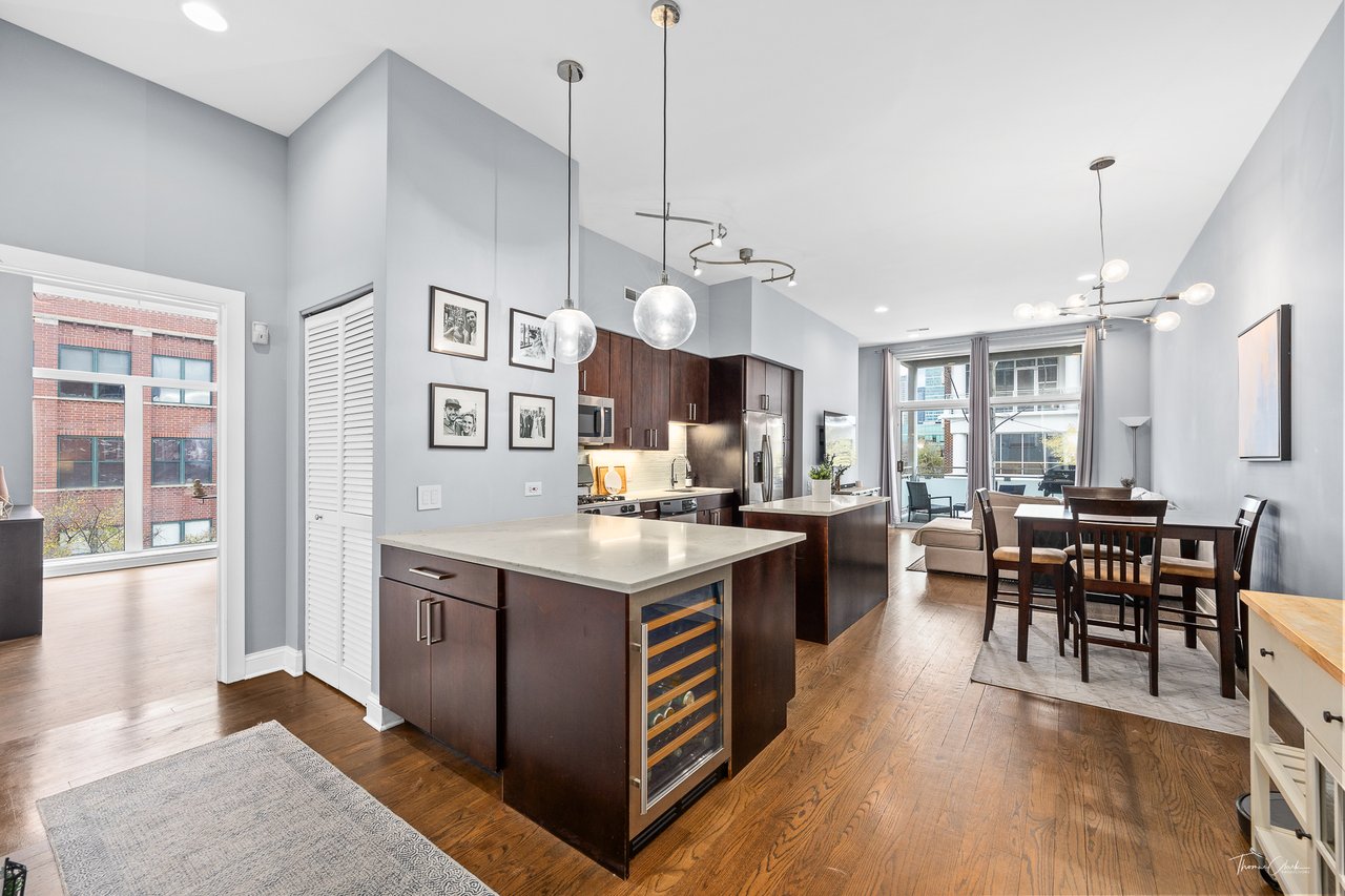 939 W Madison Street Unit: 301
