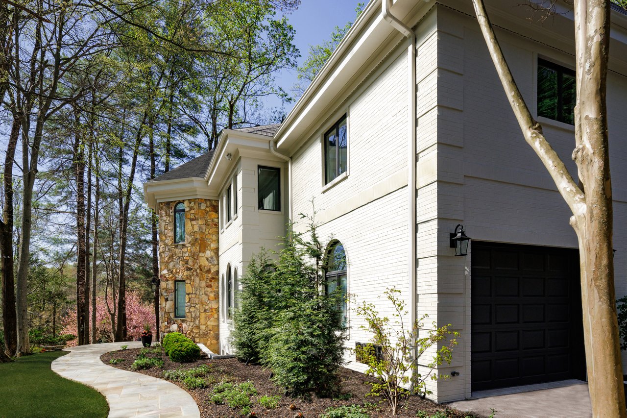 9200 Holly Oak Drive