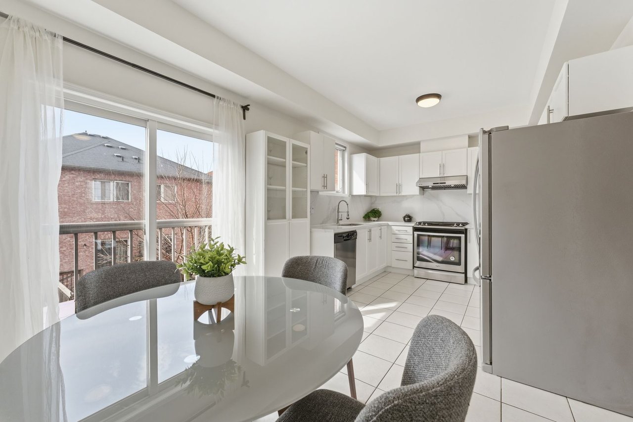 647 Courtney Valley Rd