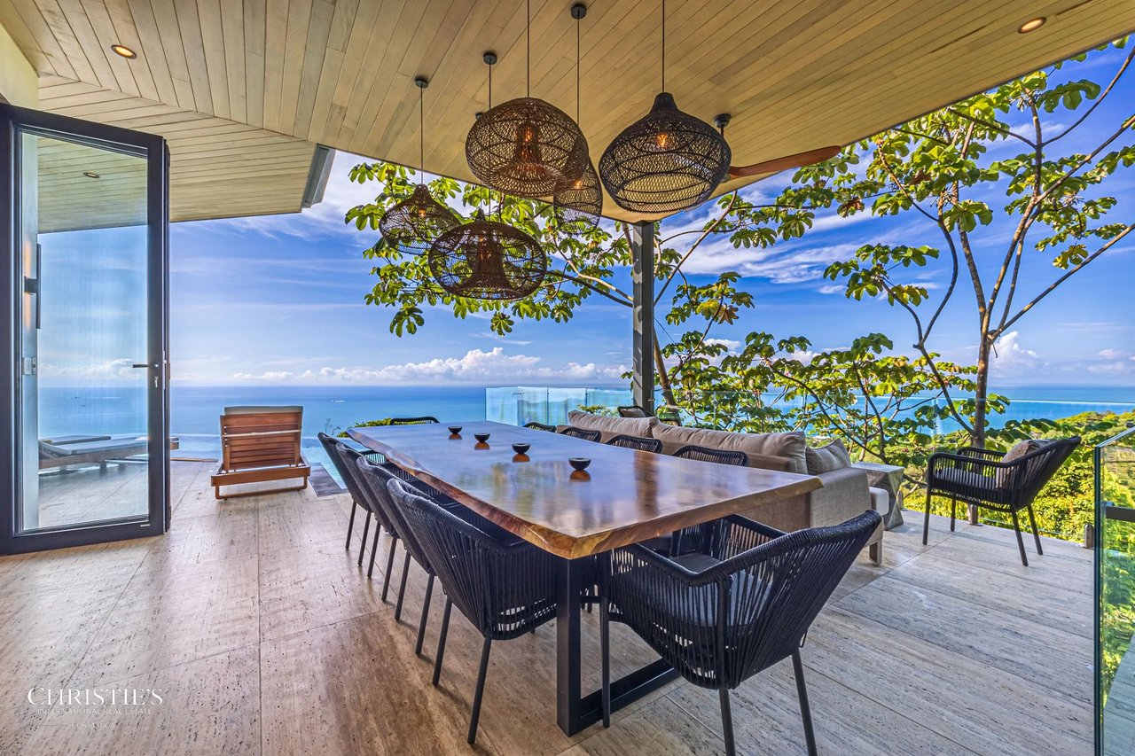 Majestic Cliff Residence Showcasing Spectacular Whitewater Views