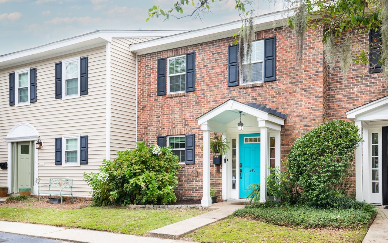 Renovated Townhome in Mount Pleasant – 249 Heritage Circle