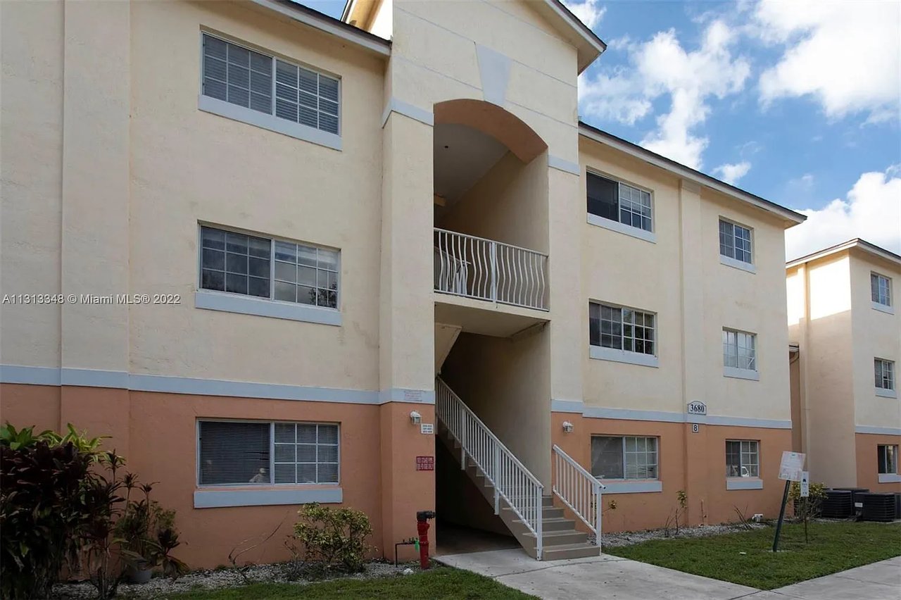 3680 N 56th Ave APT 831