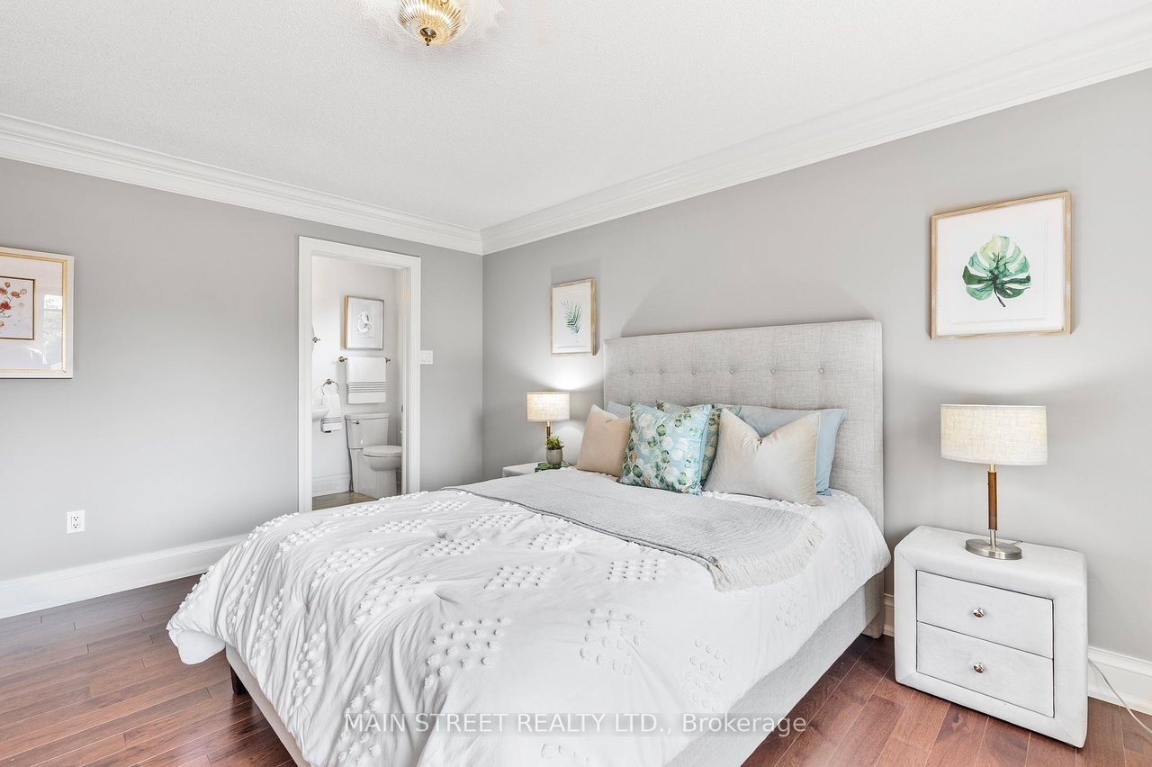 120 Willow Farm Lane, Aurora