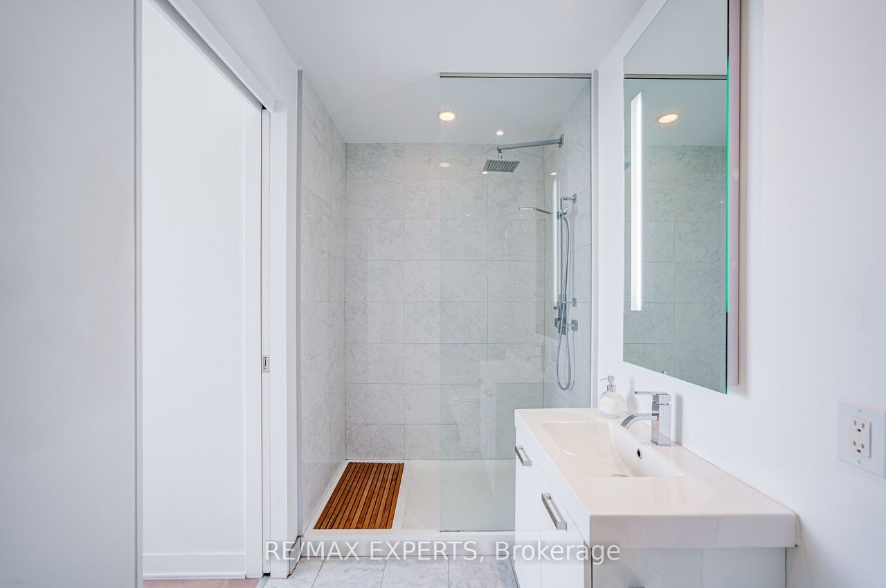 THOMPSON RESIDENCES
