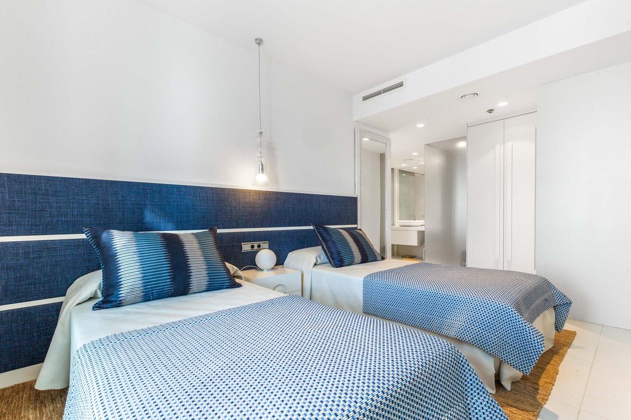 Luxury penthouse in Diagonal Mar, with views and pool 