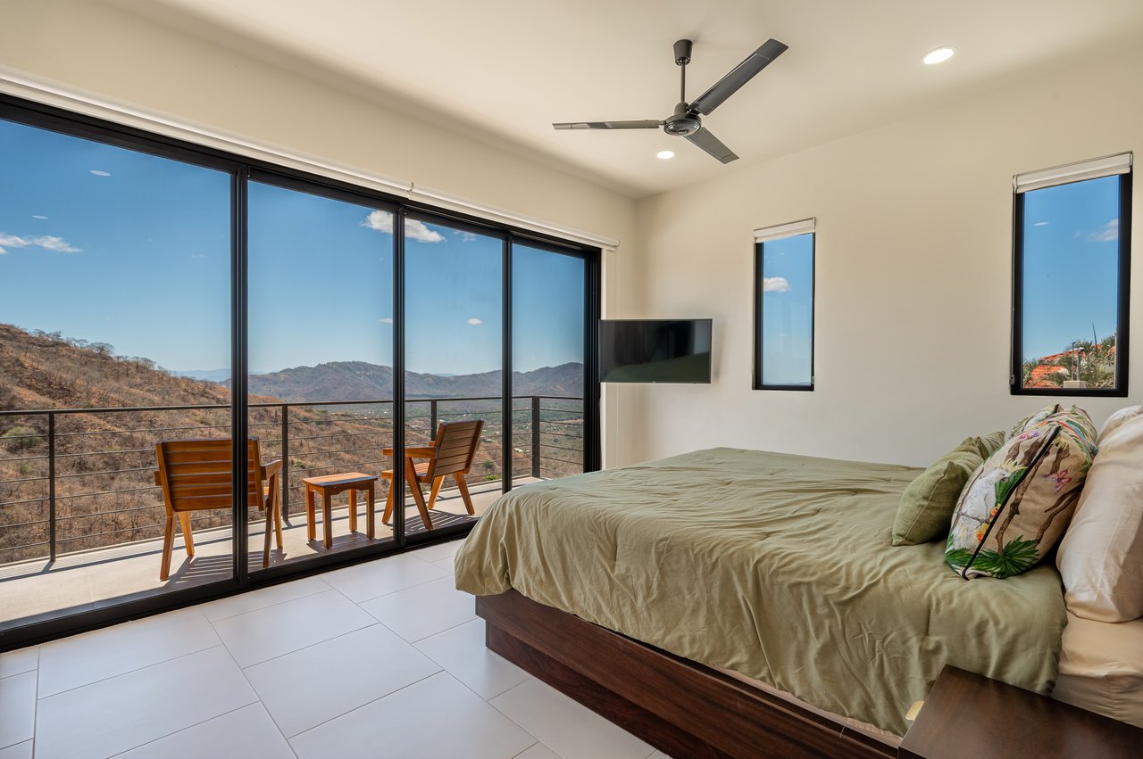 Casa En Las Rocas | Spectacular Ocean-View Home in Pacific Heights