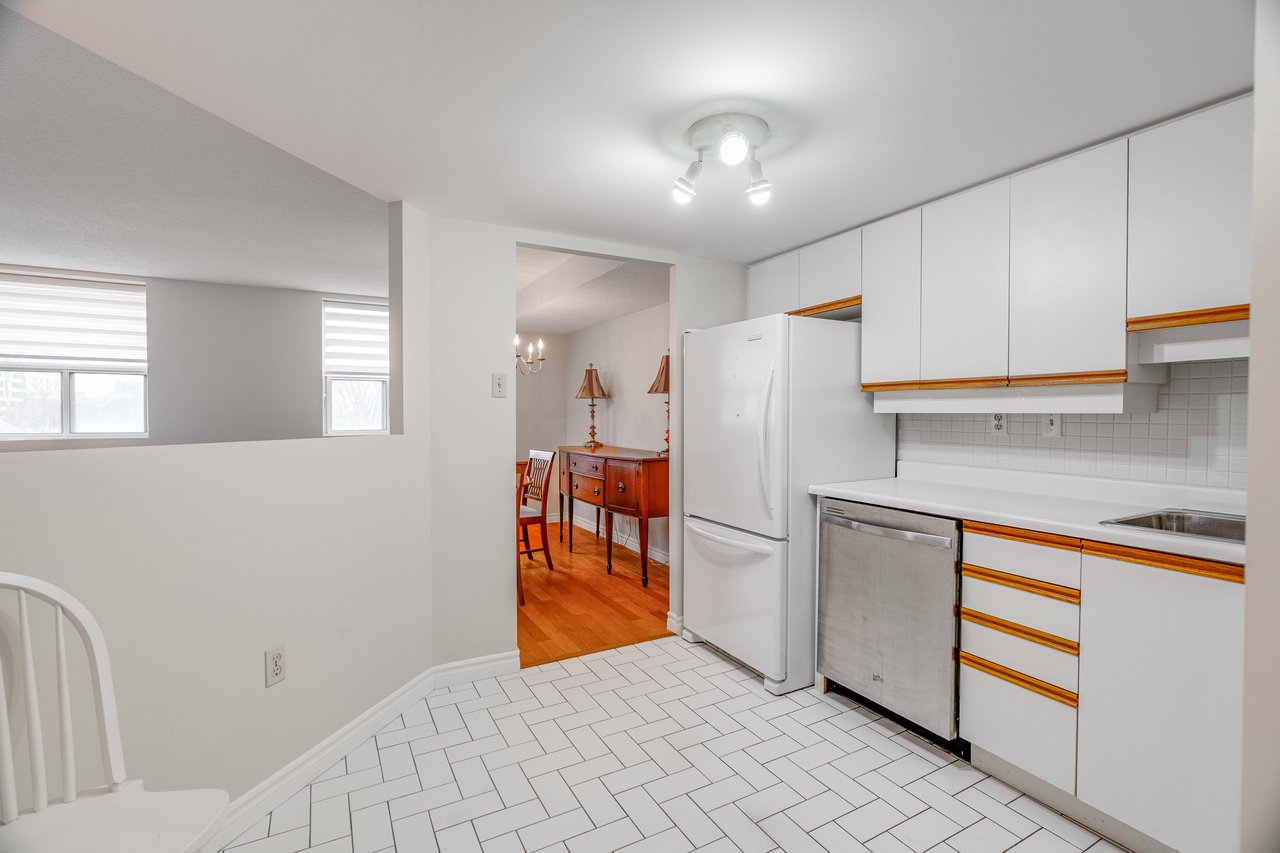 beautiful 2 bedroom 2 bath Condo in downtown London