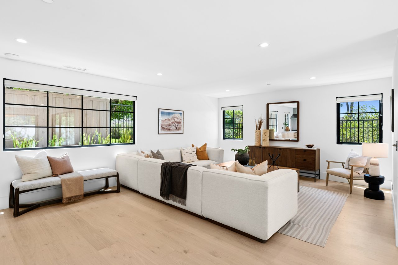 2207 Port Harwick Place