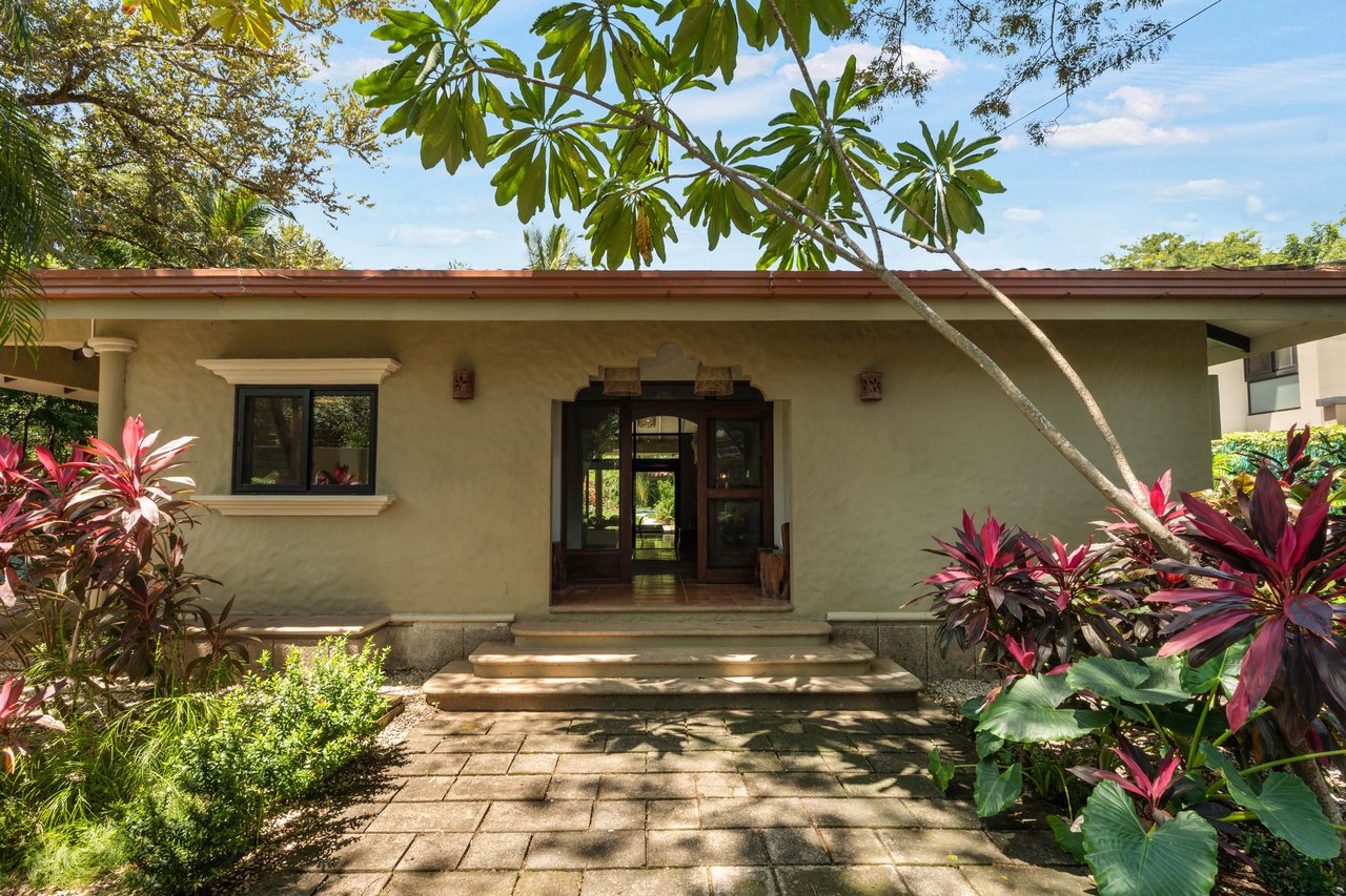Casa El Coco | Modern Beach Retreat Steps from the Sand in Palm Beach Estates