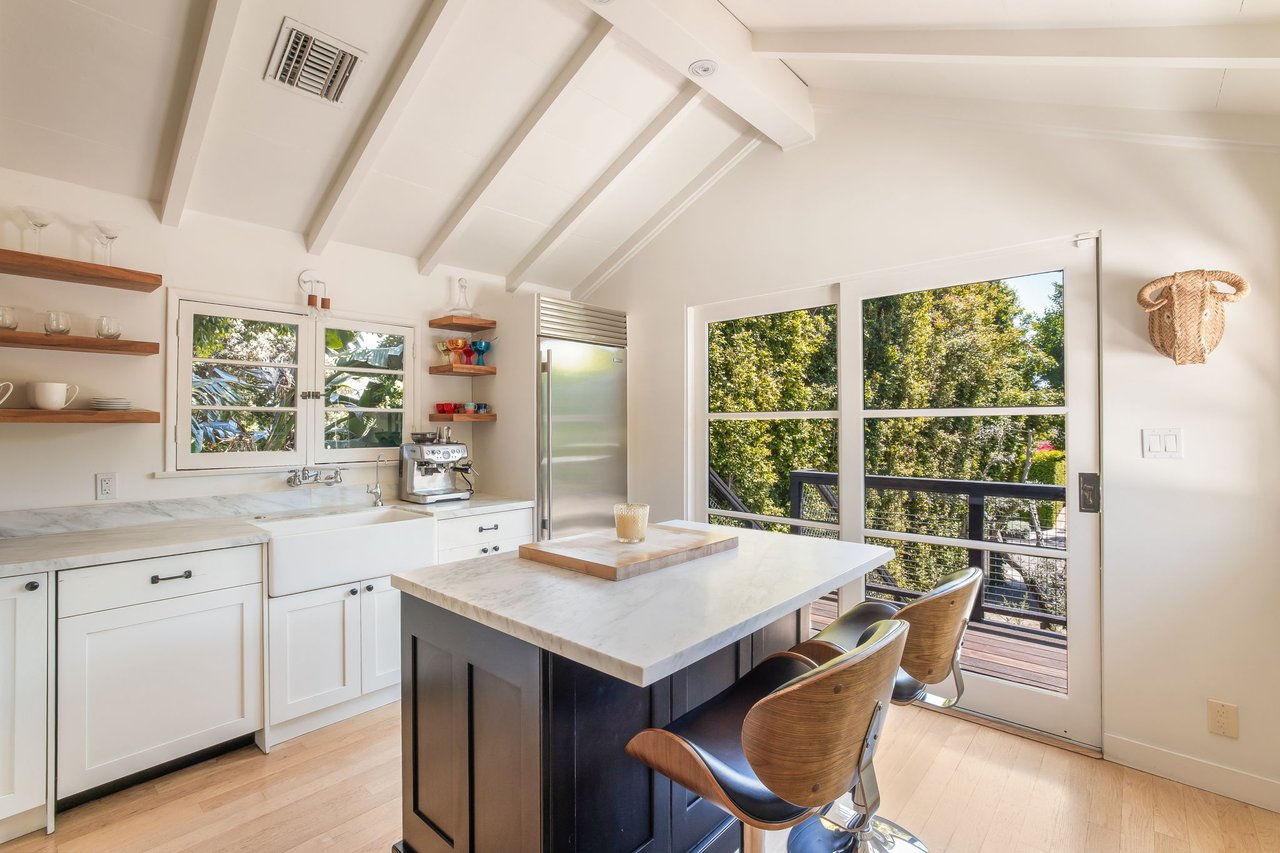 8917 Dorrington 